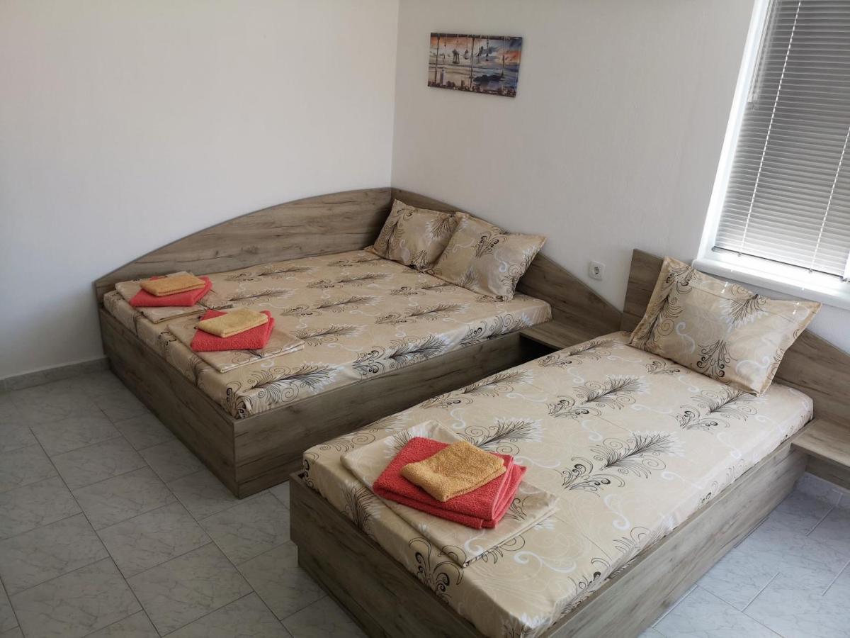 Guestrooms Stoyanovi Черноморець Екстер'єр фото