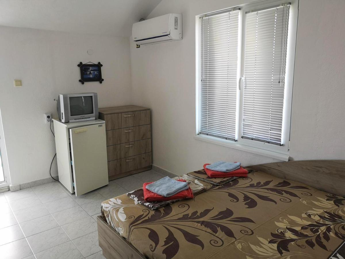 Guestrooms Stoyanovi Черноморець Екстер'єр фото